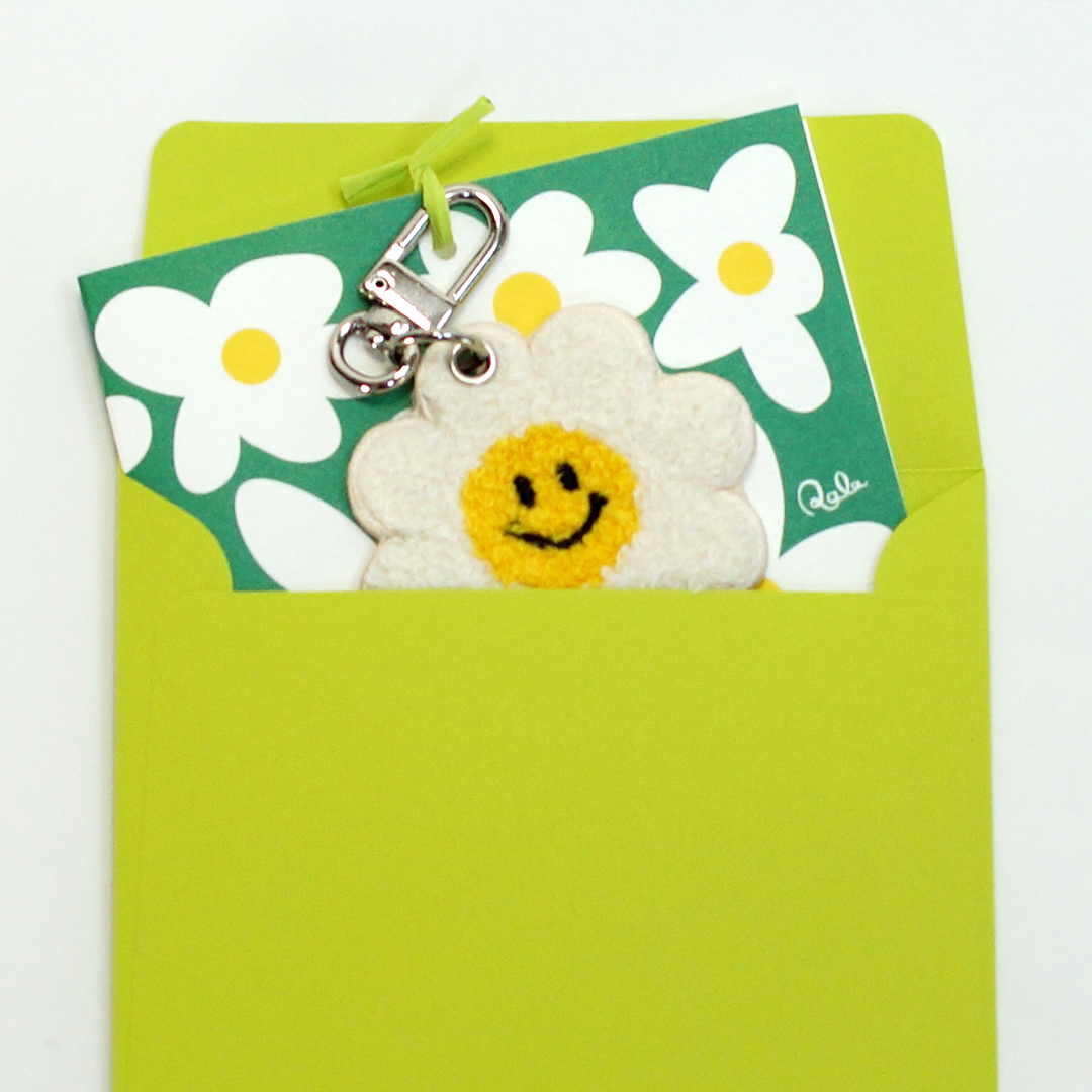 Daisy Card (I'm always on your side) + Daisy Keychains | Greeting Card